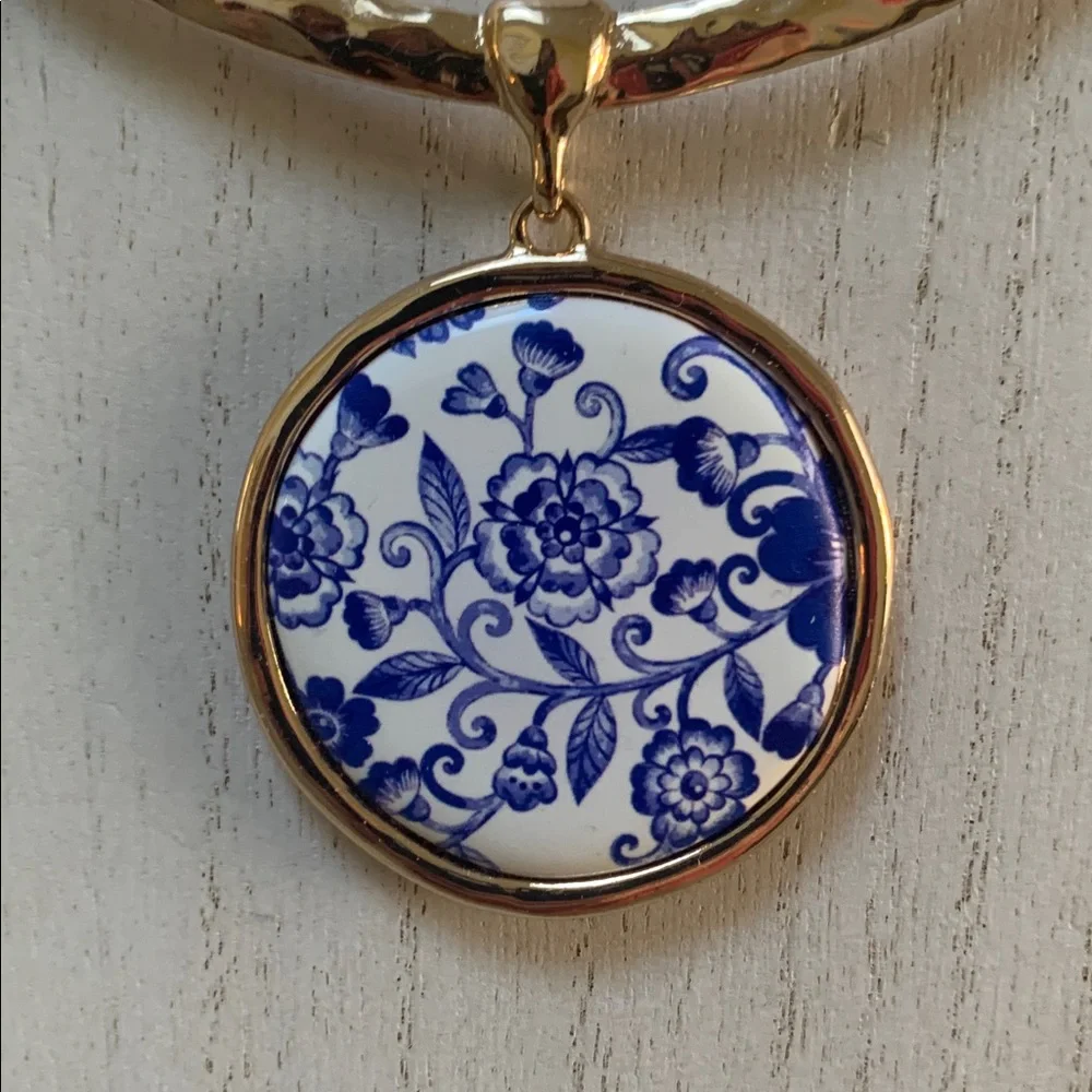 St. Thomas Necklace and Earrings Set - Picture 2 of 7